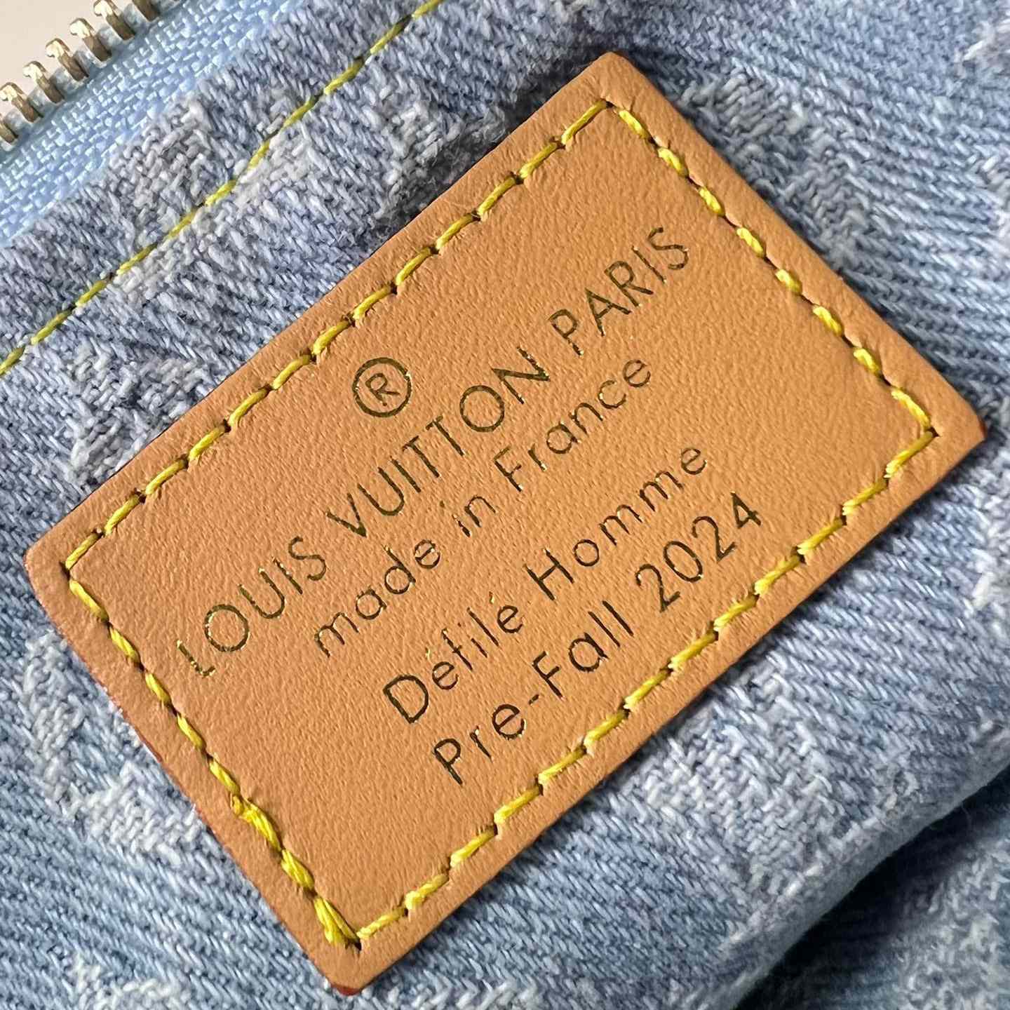 Louis Vuitton Liv Pochette  M83532 - 