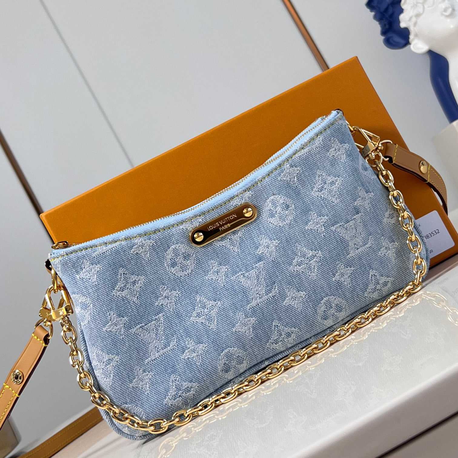 Louis Vuitton Liv Pochette  M83532 - PerfectKickZ
