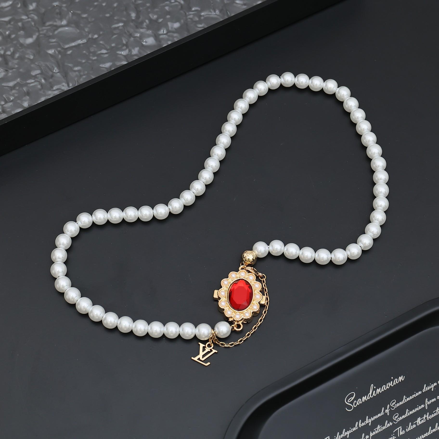 Louis Vuitton LV Dynasty Necklace   M01747 - PerfectKickZ
