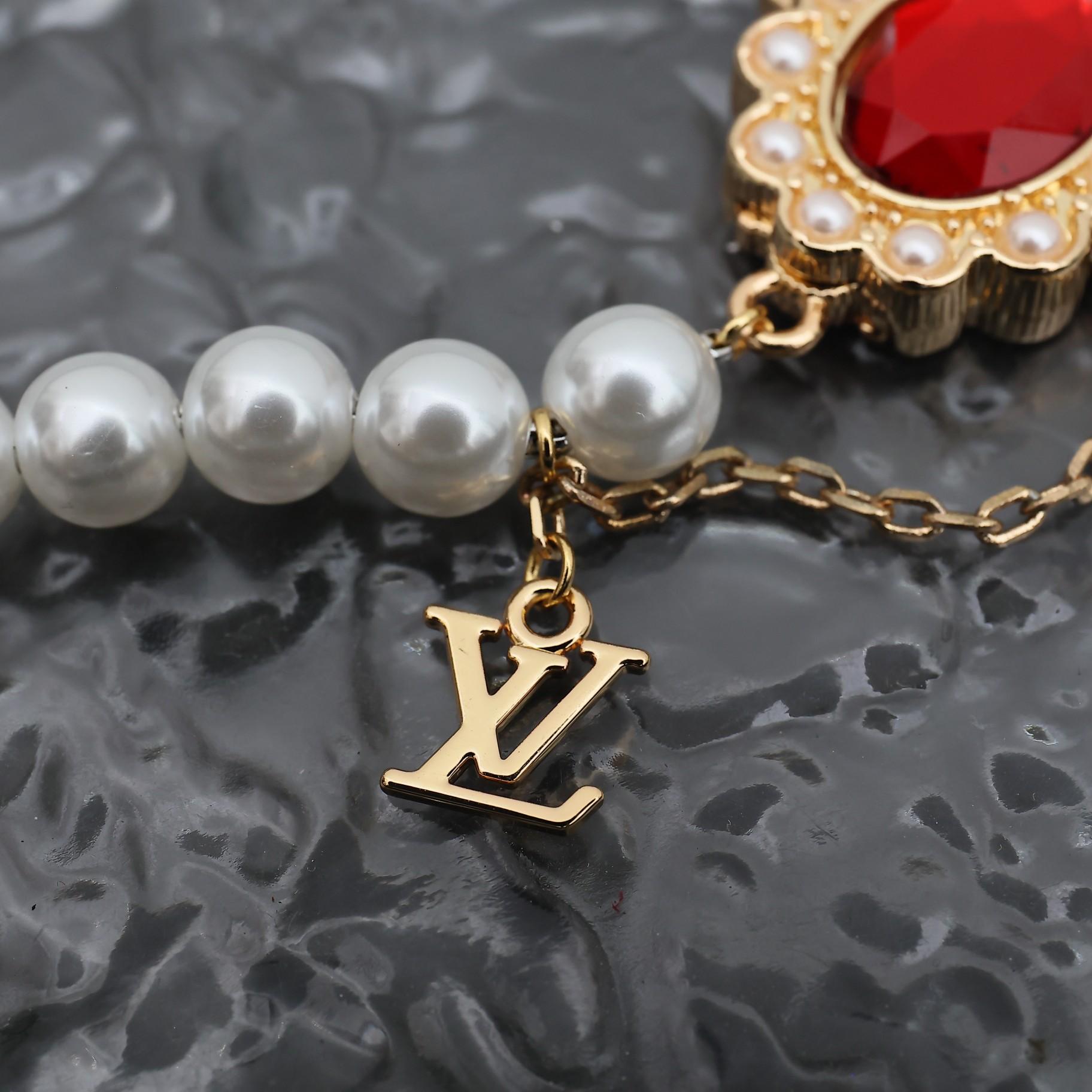 Louis Vuitton LV Dynasty Necklace   M01747 - PerfectKickZ