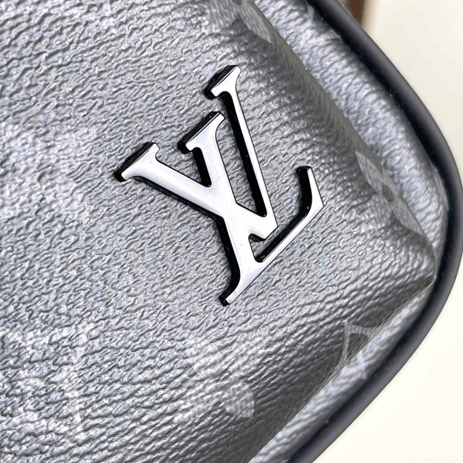Louis Vuitton Avenue Slingbag PM   M47137 - PerfectKickZ
