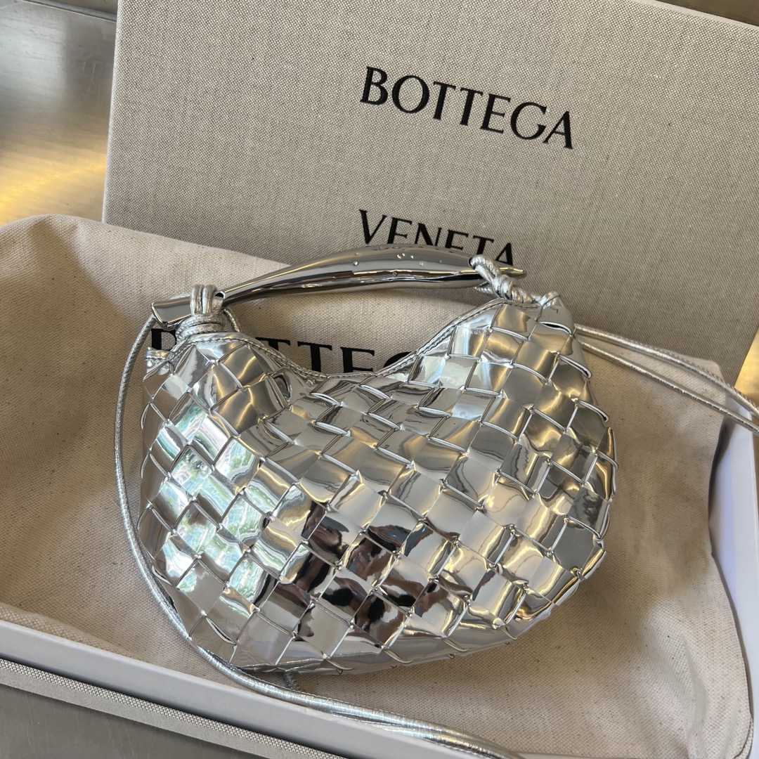 Bottega Veneta Silver Sardine Bag  (20*12*2.5cm) - PerfectKickZ