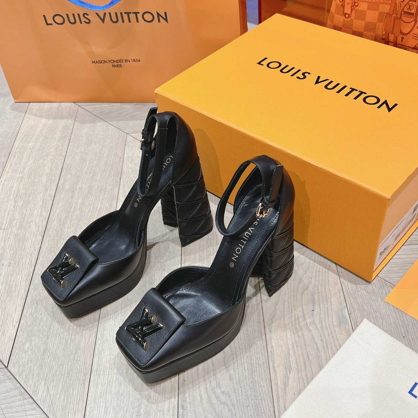 Louis Vuitton Shake Platform Pump  1ACMYU - PerfectKickZ