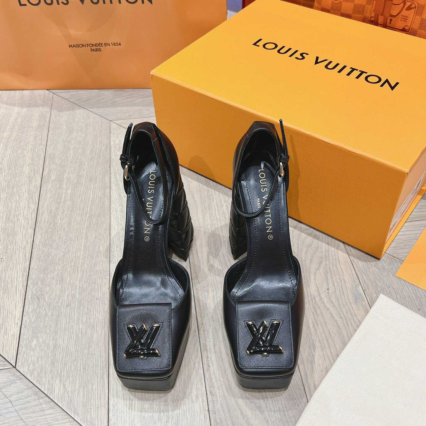 Louis Vuitton Shake Platform Pump  1ACMYU - PerfectKickZ