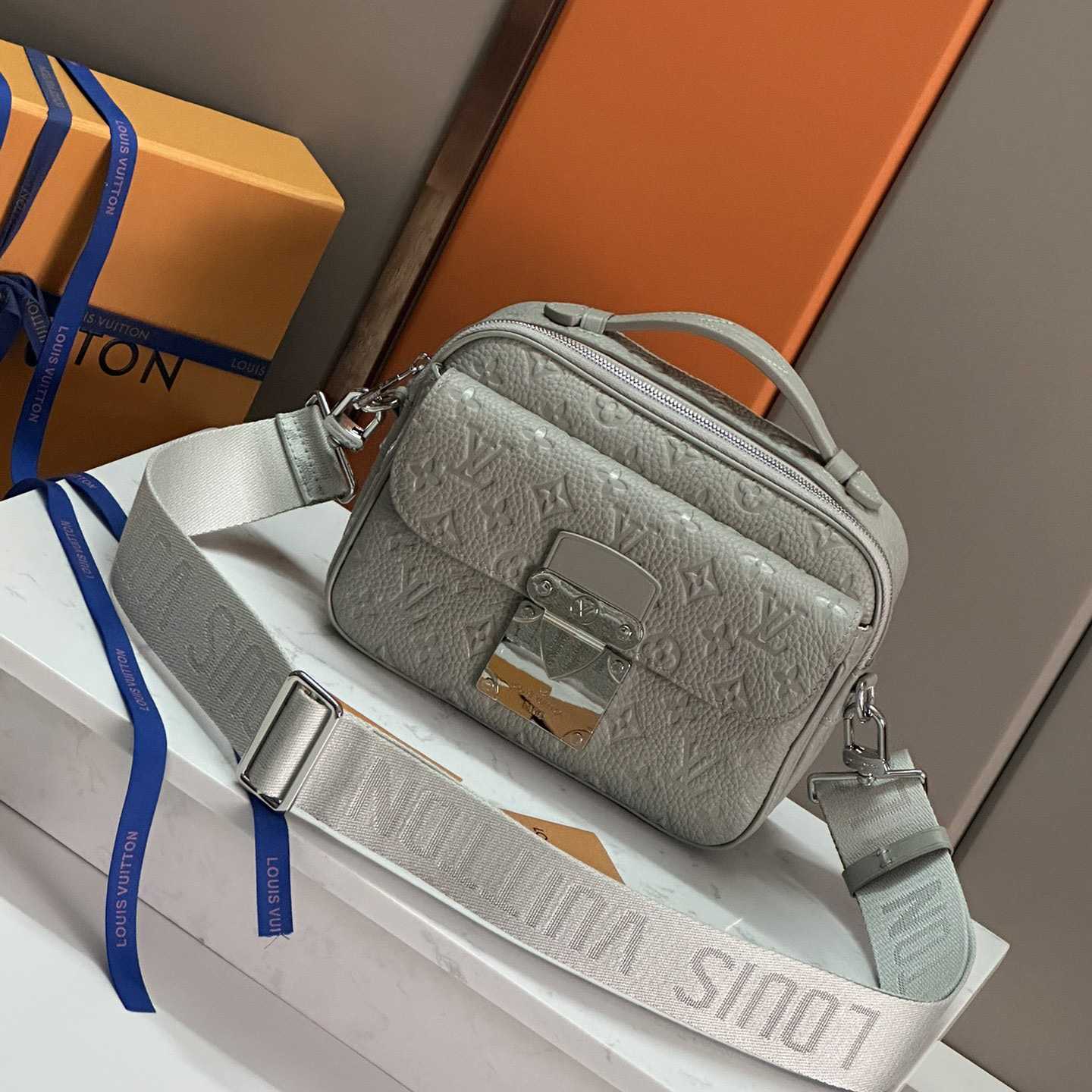 Louis Vuitton S-Lock Messenger  M23152 - PerfectKickZ