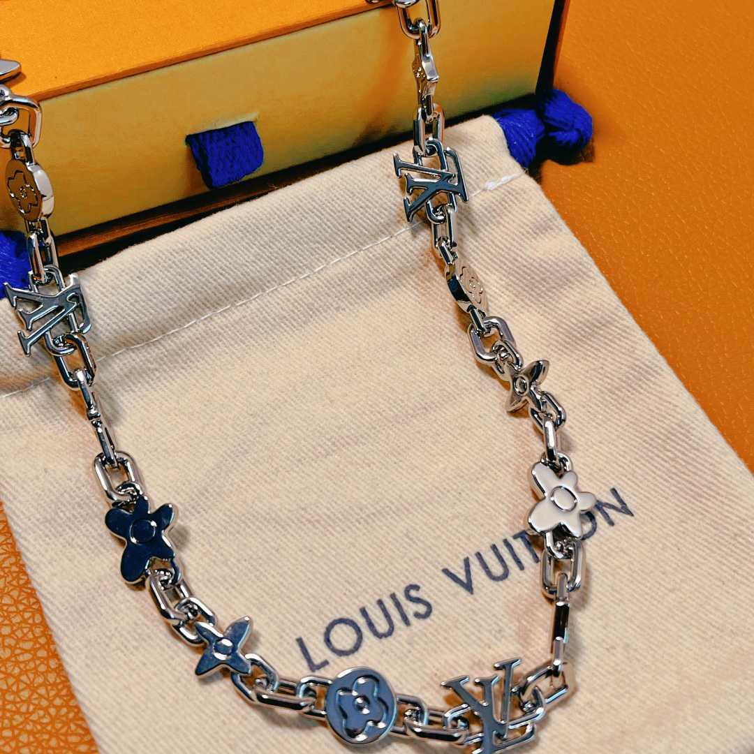 Louis Vuitton Monogram Craggy Necklace  M01880 - PerfectKickZ