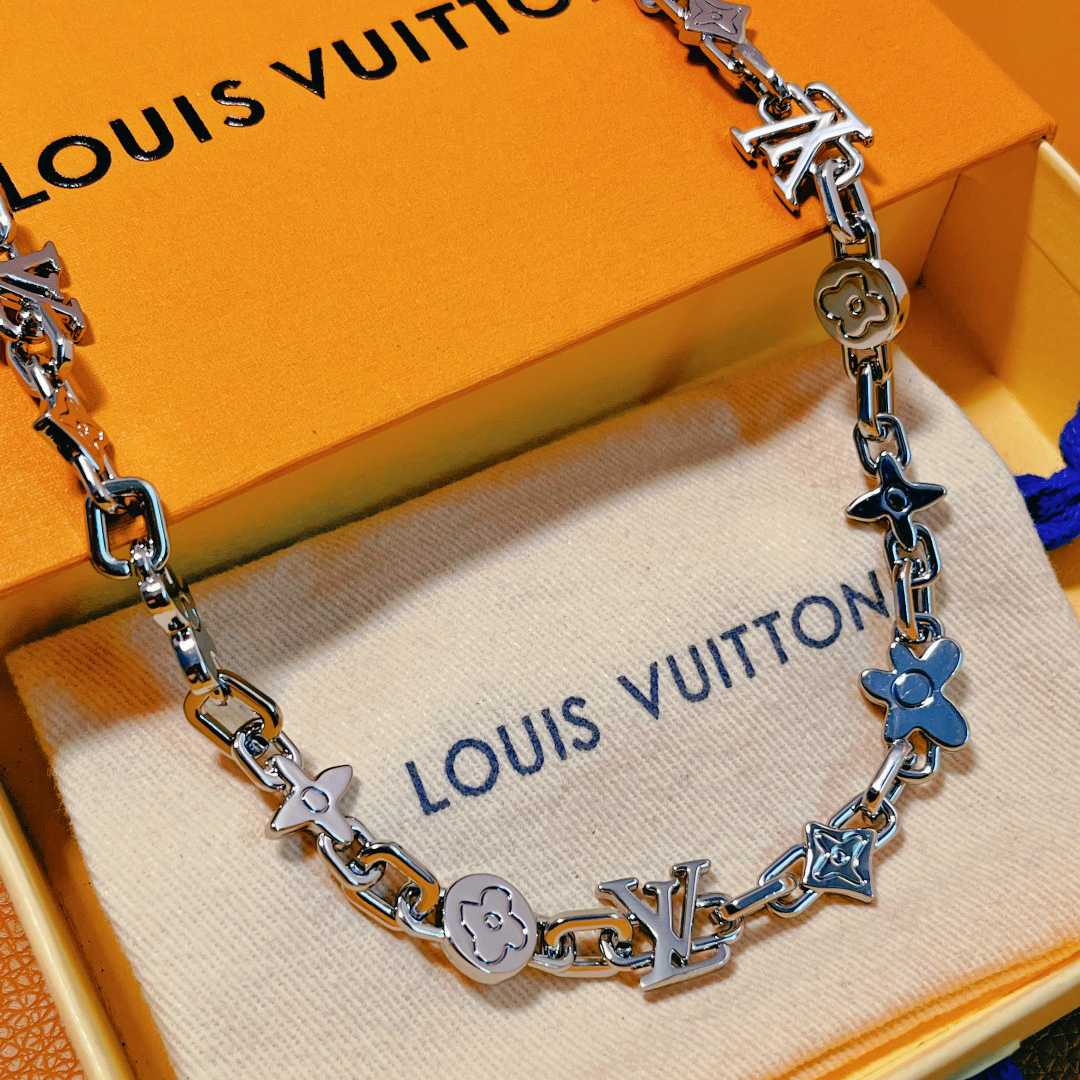Louis Vuitton Monogram Craggy Necklace  M01880 - PerfectKickZ