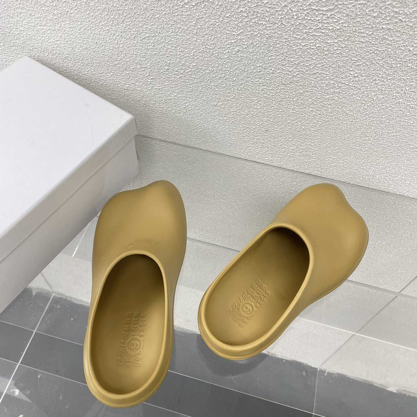 MM6 Maison Margiela Anatomic Numbers-motif Slippers - PerfectKickZ