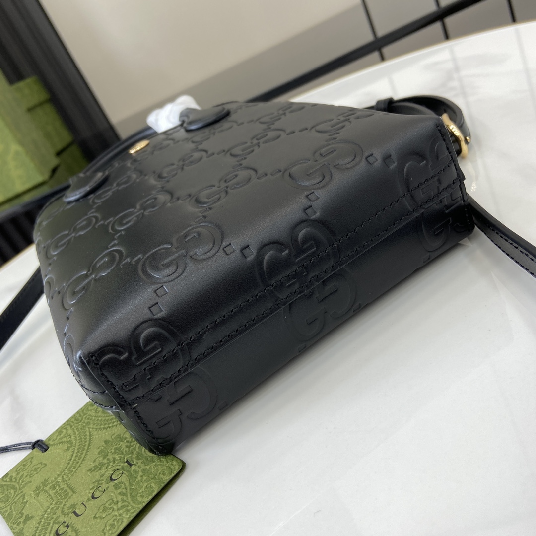 Gucci GG Super Mini Bag With Strap - 