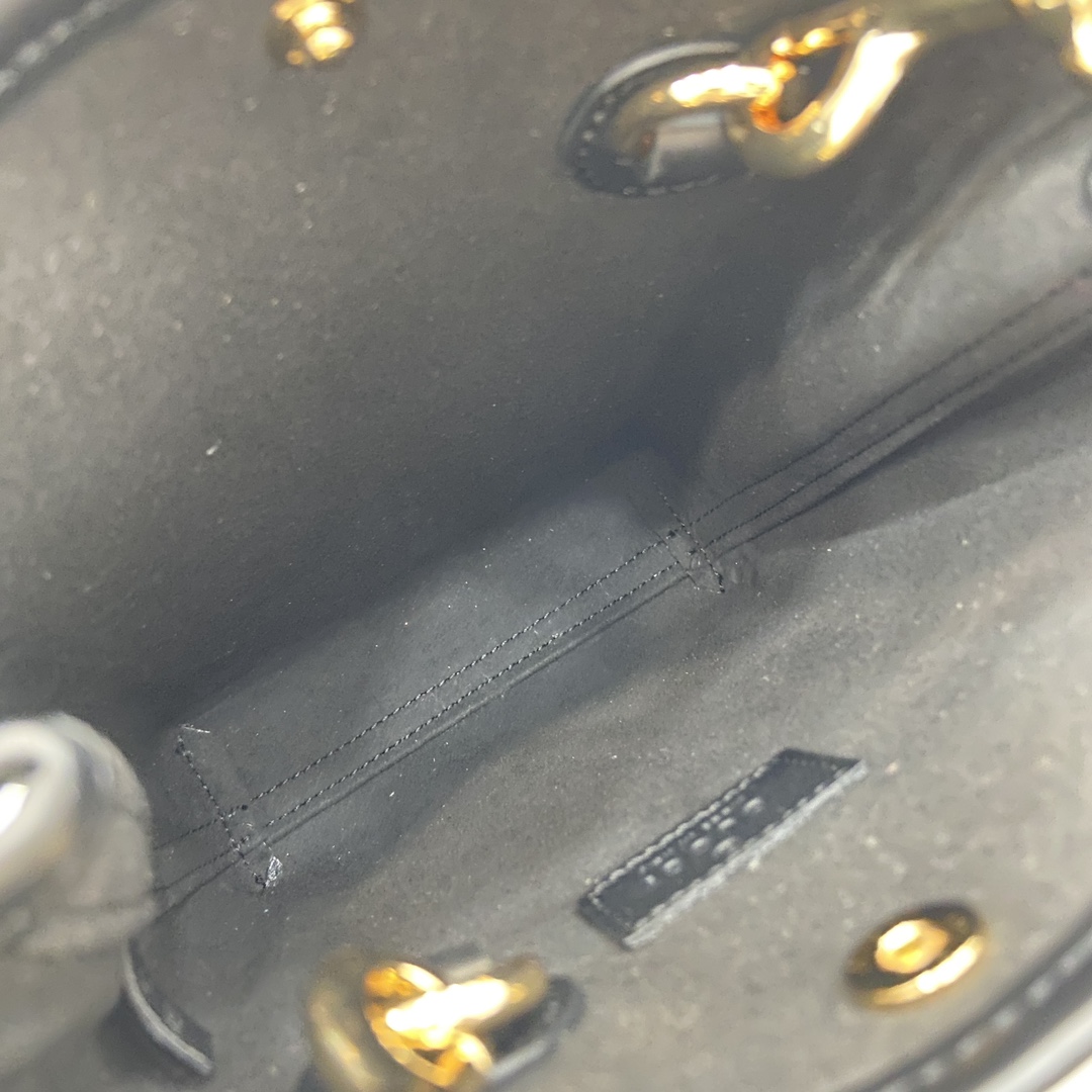 Gucci GG Super Mini Bag With Strap - 