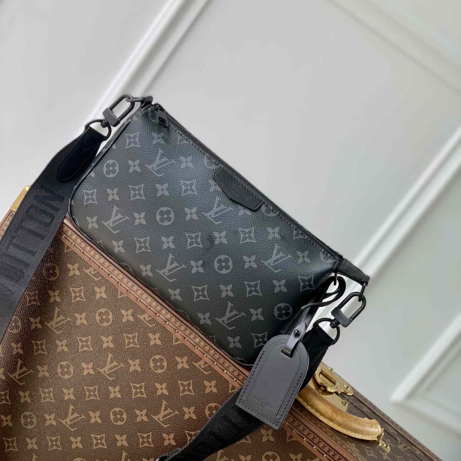 Louis Vuitton Pochette Accessoire XL   M11741 - PerfectKickZ
