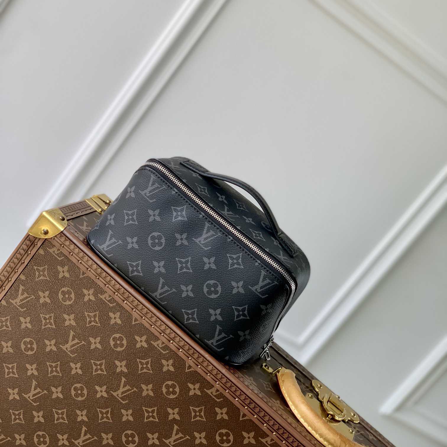 Louis Vuitton Toiletry Bag   M11508 - PerfectKickZ