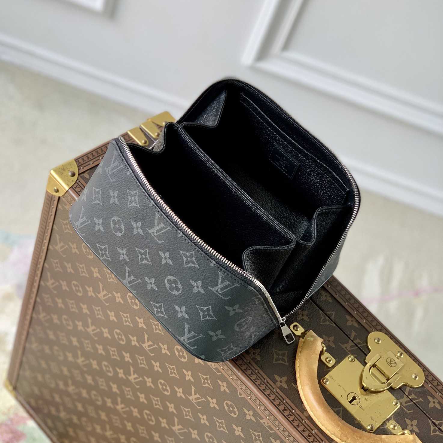 Louis Vuitton Toiletry Bag   M11508 - PerfectKickZ