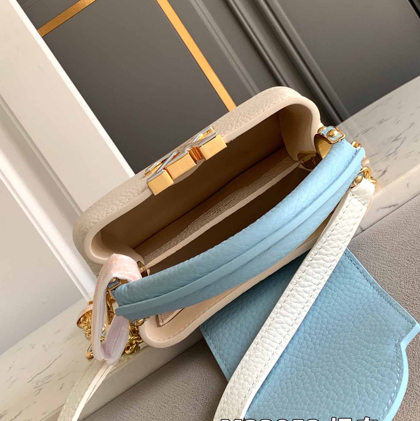 Louis Vuitton Capucines Nano   M23952 - PerfectKickZ