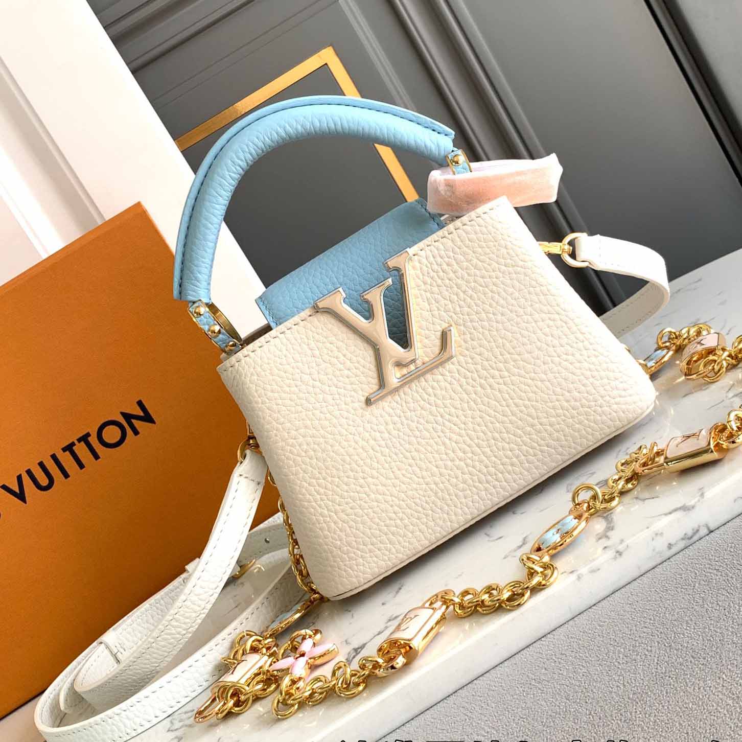 Louis Vuitton Capucines Nano   M23952 - PerfectKickZ