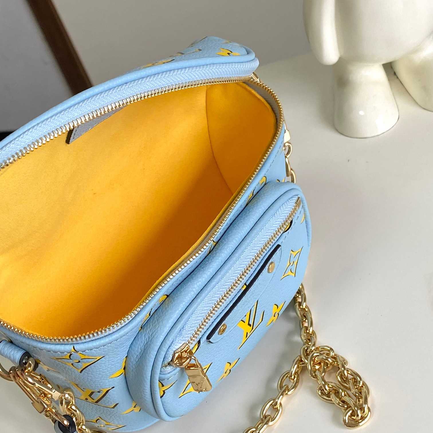 Louis Vuitton Mini Bumbag   M83694 - PerfectKickZ