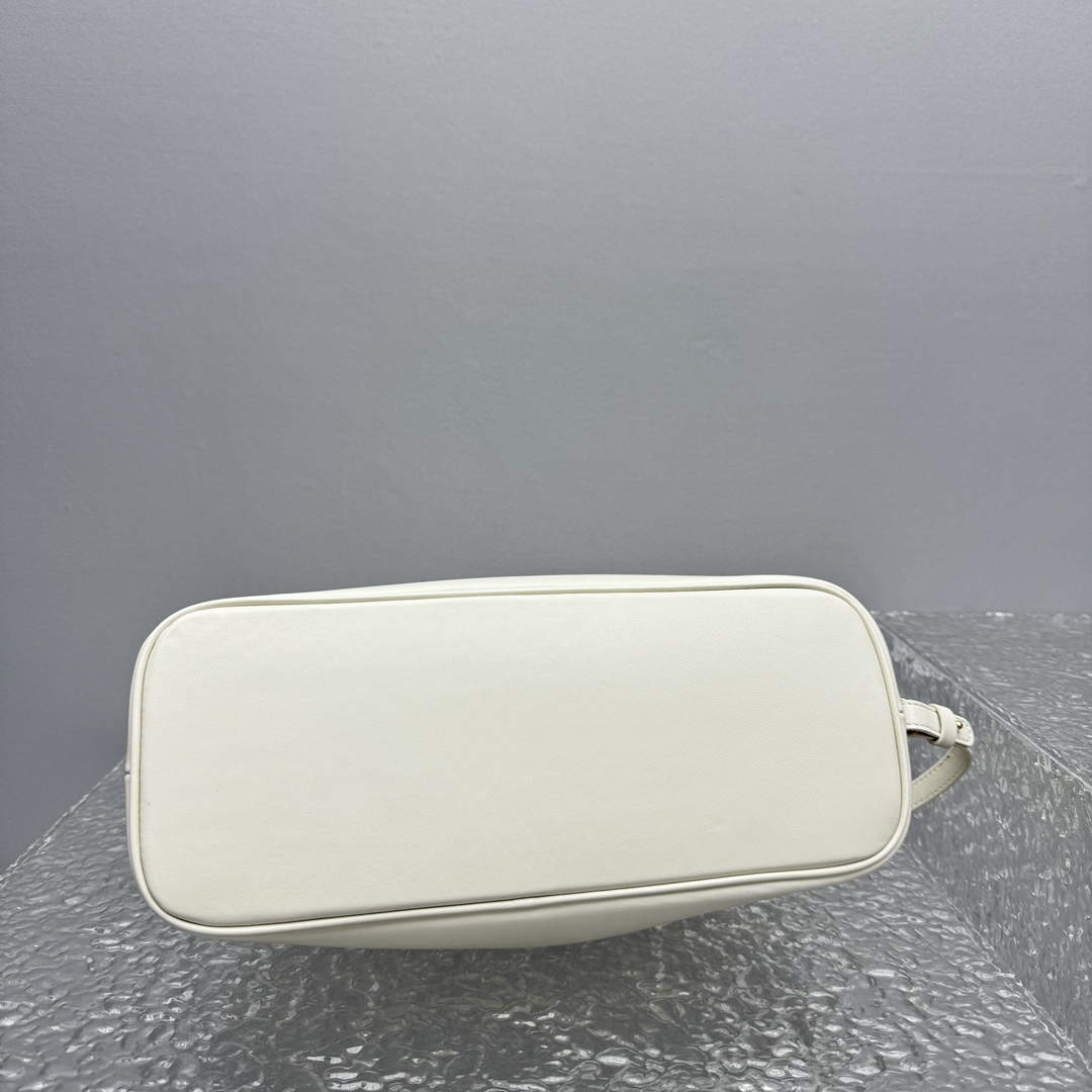 Jacquemus Le Calino Ring Handbag - PerfectKickZ