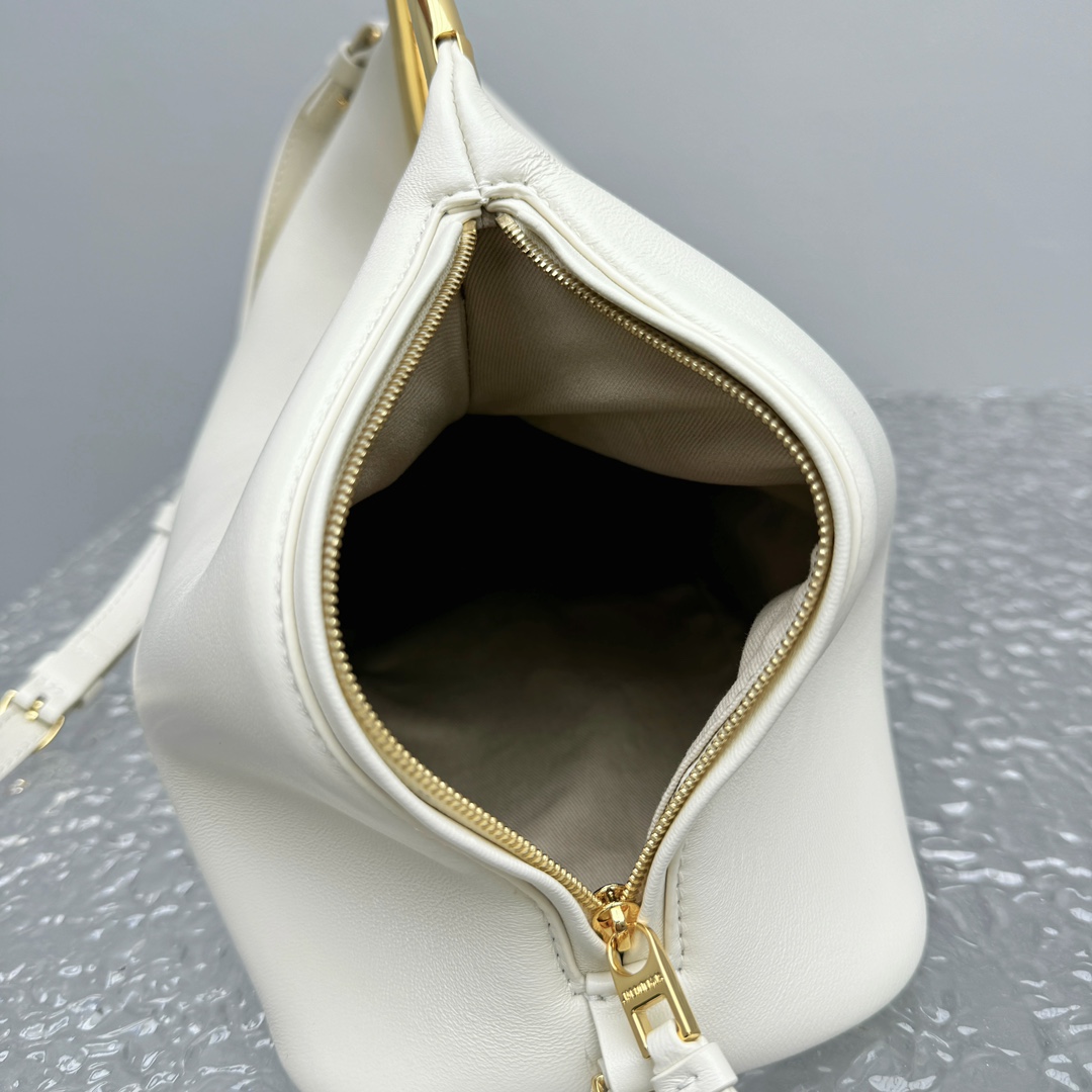 Jacquemus Le Calino Ring Handbag - PerfectKickZ
