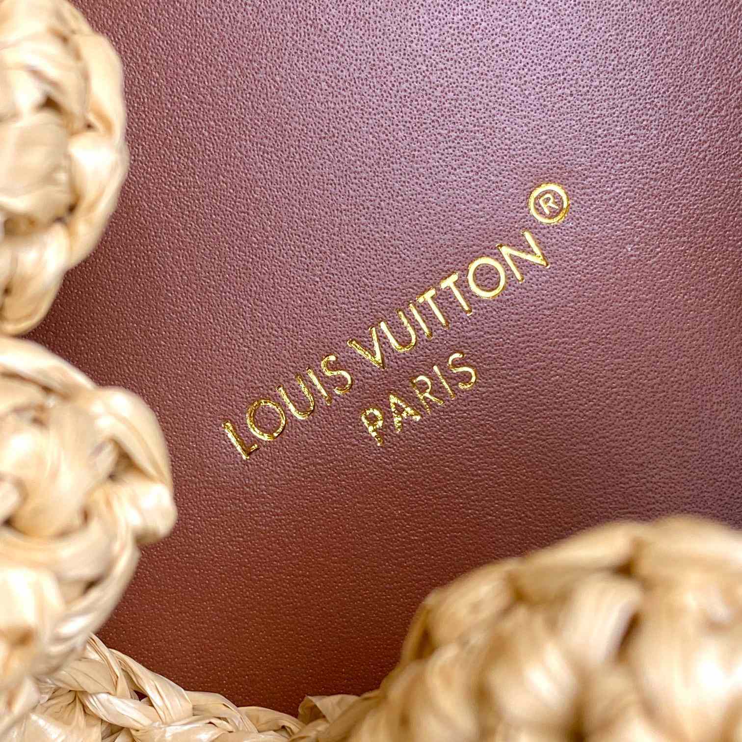 Louis Vuitton Noé BB  M24722 - PerfectKickZ
