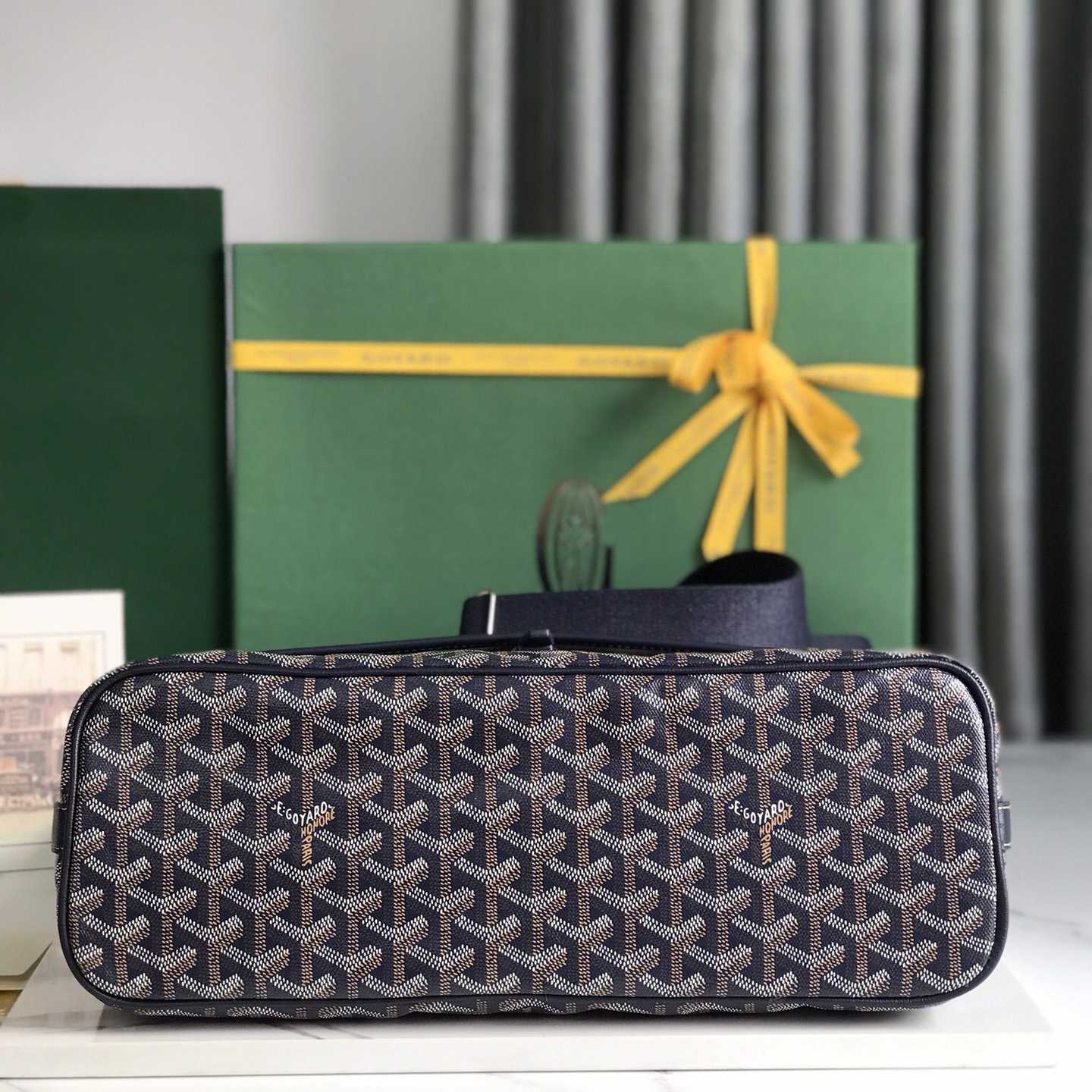 Goyard Messenger Bag - PerfectKickZ