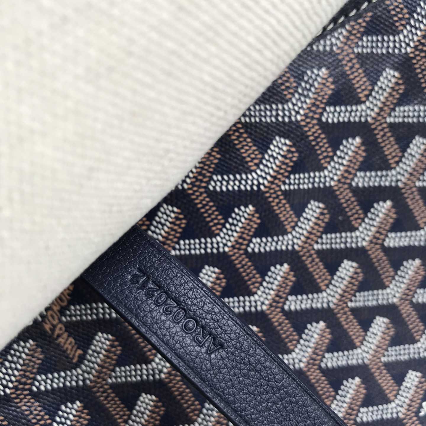 Goyard Messenger Bag - PerfectKickZ