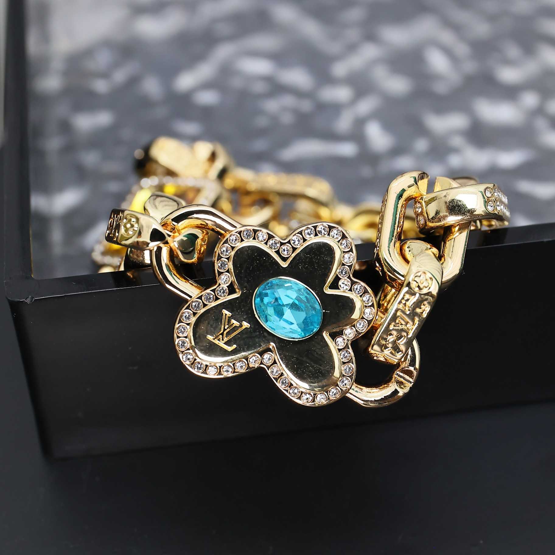 Louis Vuitton Paradise Stone Bracelet   M1594M - PerfectKickZ