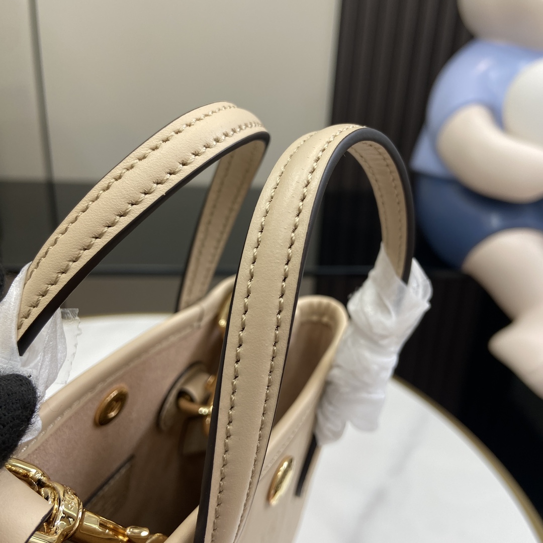 Gucci GG Super Mini Bag With Strap - PerfectKickZ