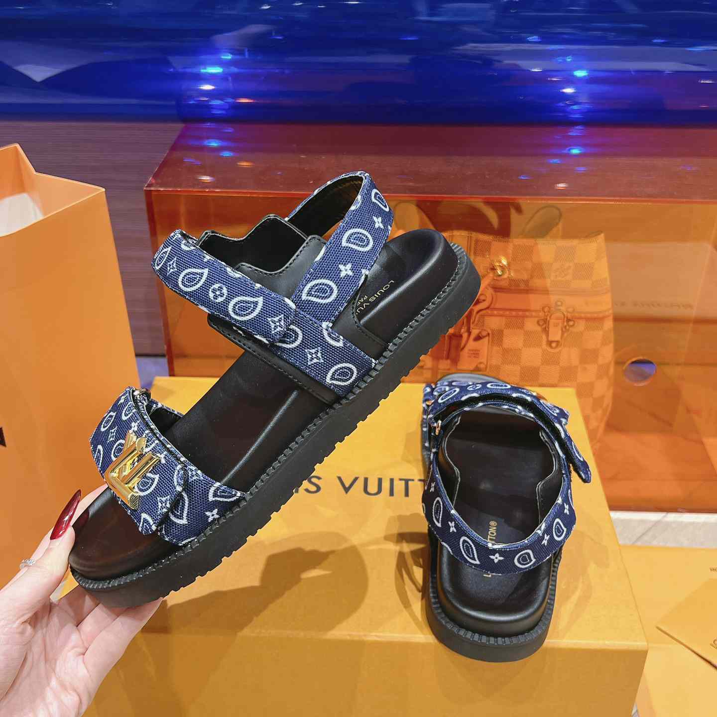 Louis Vuitton LV Sunset Flat Comfort Sandal   1ACTWB - PerfectKickZ