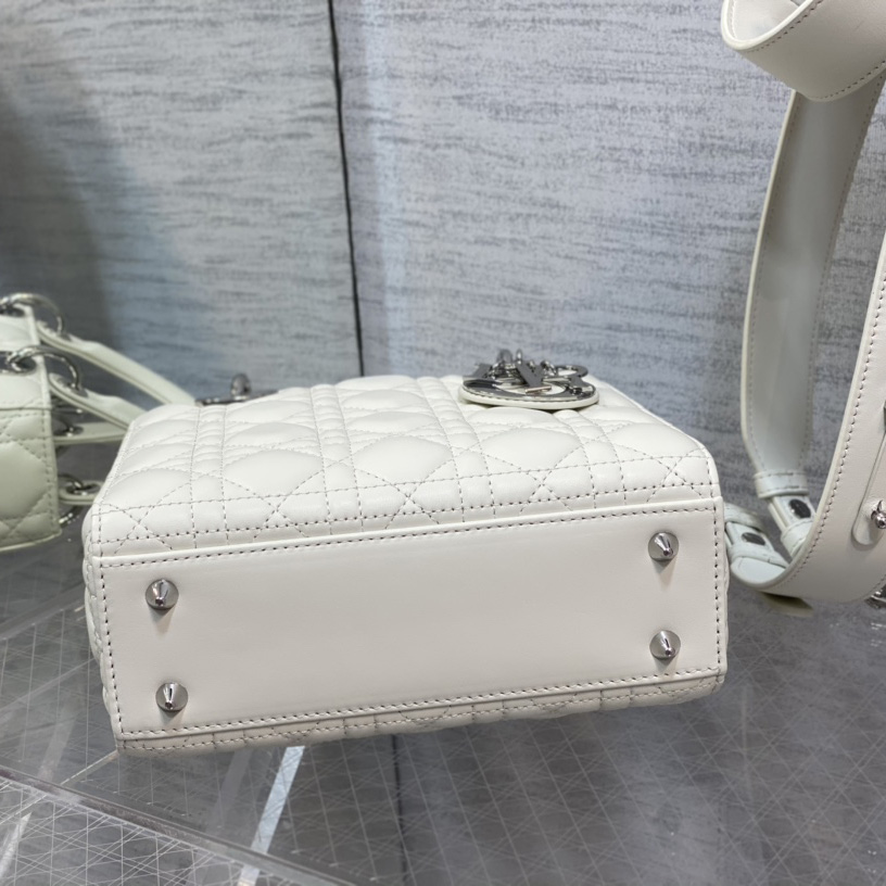 Dior Lady Dior Bag   20cm - PerfectKickZ