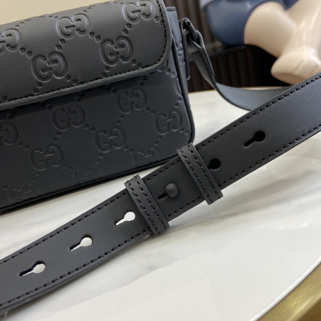 Gucci GG Rubber-effect Super Mini Bag - PerfectKickZ