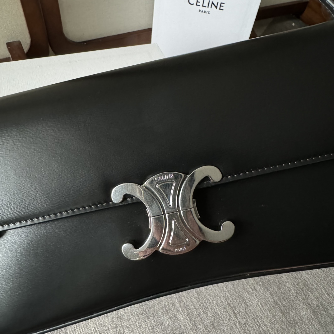 Celine Medium Celine Lola Bag In Shiny Calfskin - 