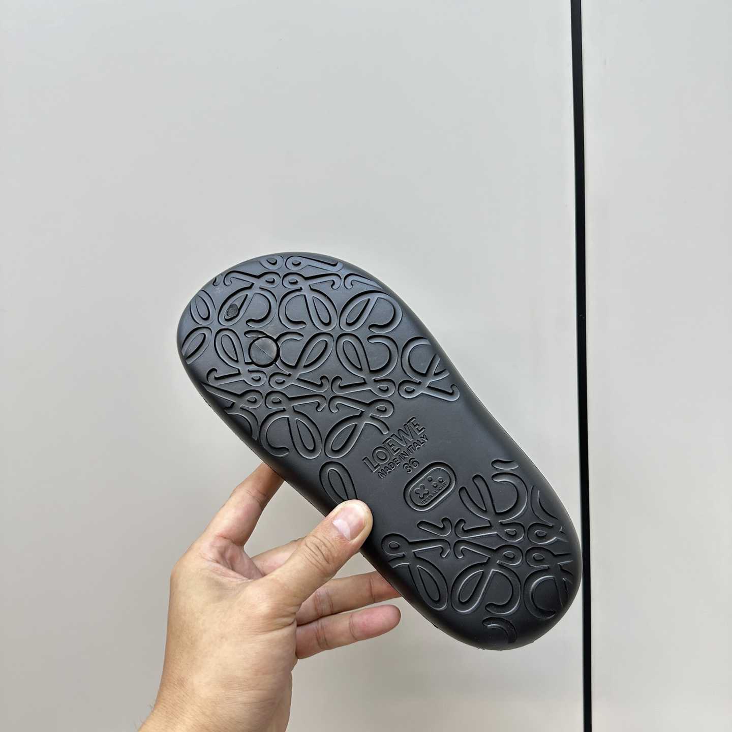 Loewe Paula's Ibiza Bubble Rubber Thong Sandals - PerfectKickZ