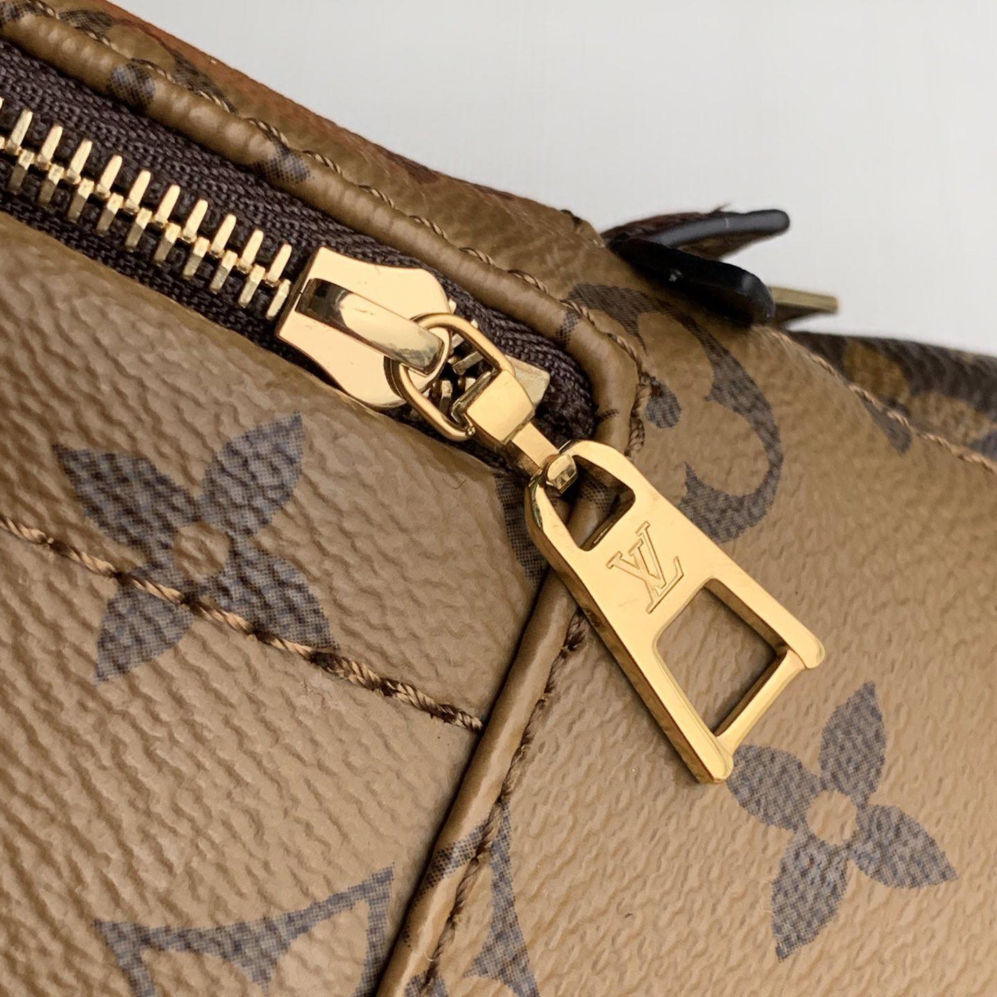 Louis Vuitton  Backpack   (17x22x10cm)  M44872 - 