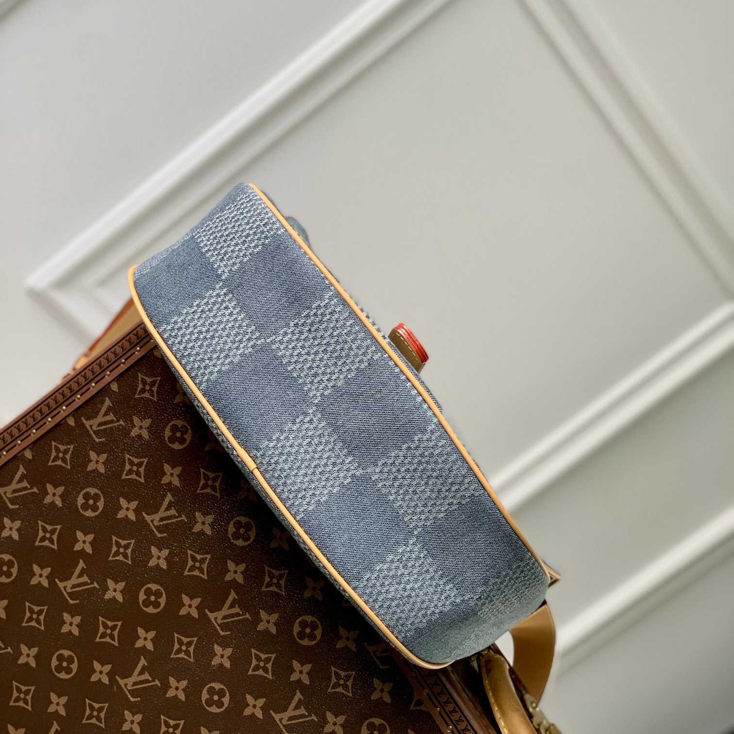 Louis Vuitton Montsouris Messenger MM   - PerfectKickZ