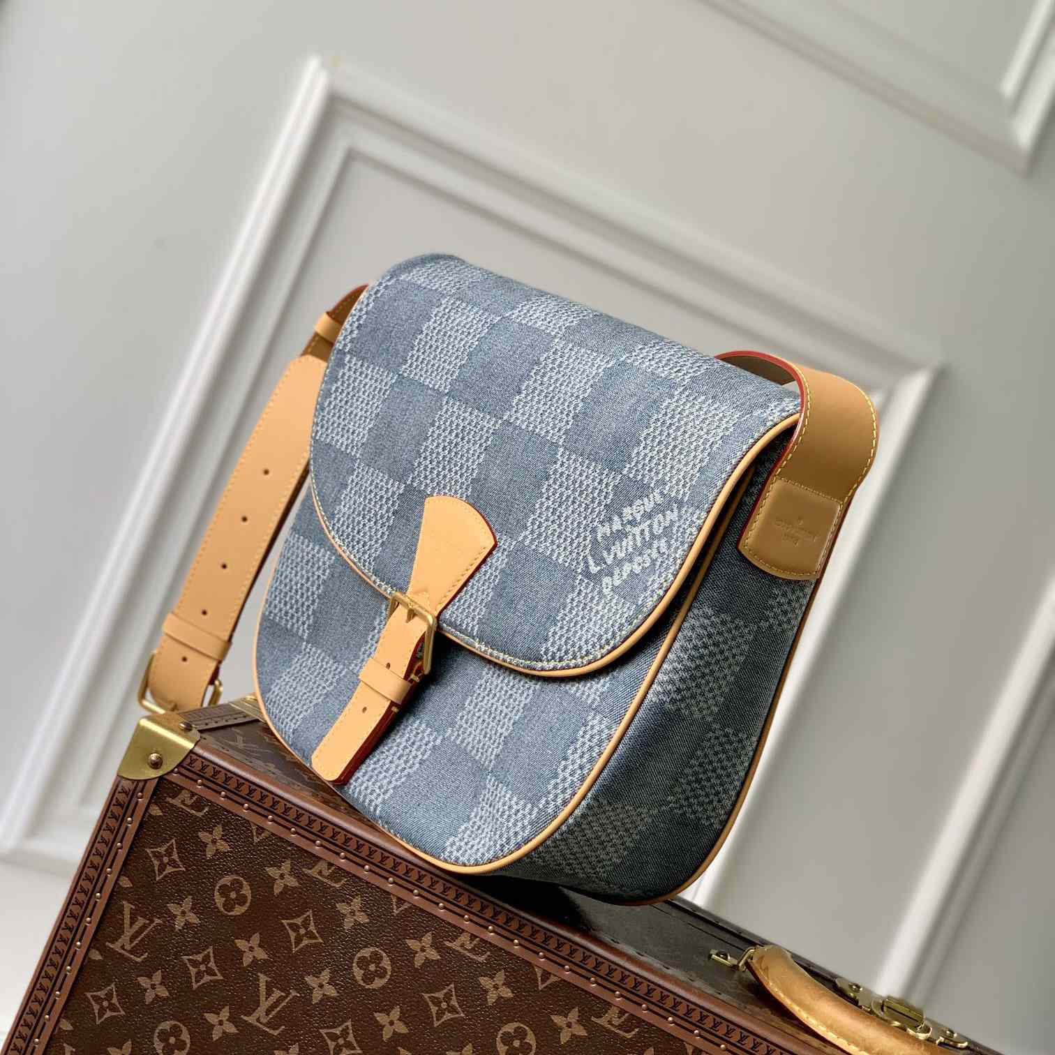 Louis Vuitton Montsouris Messenger MM   - PerfectKickZ