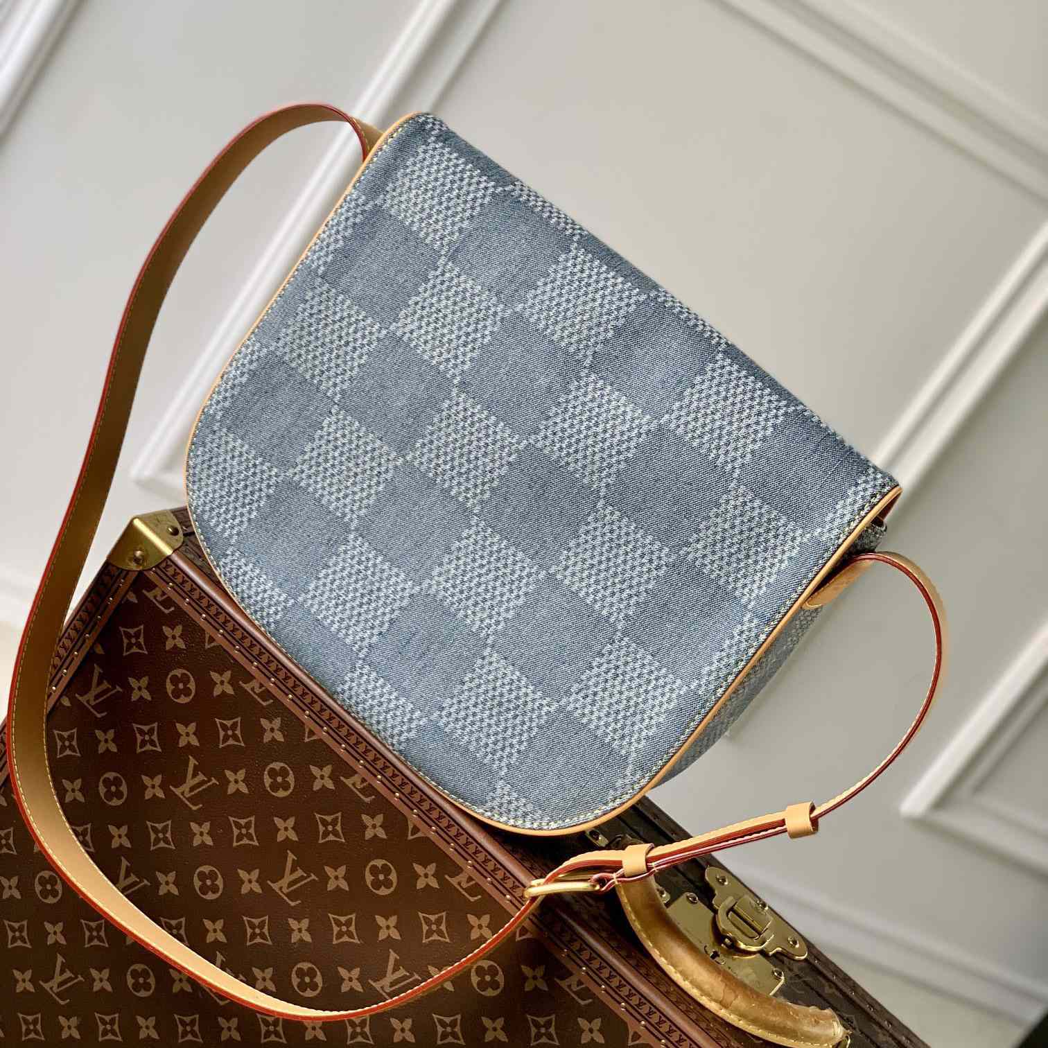 Louis Vuitton Montsouris Messenger MM   - PerfectKickZ
