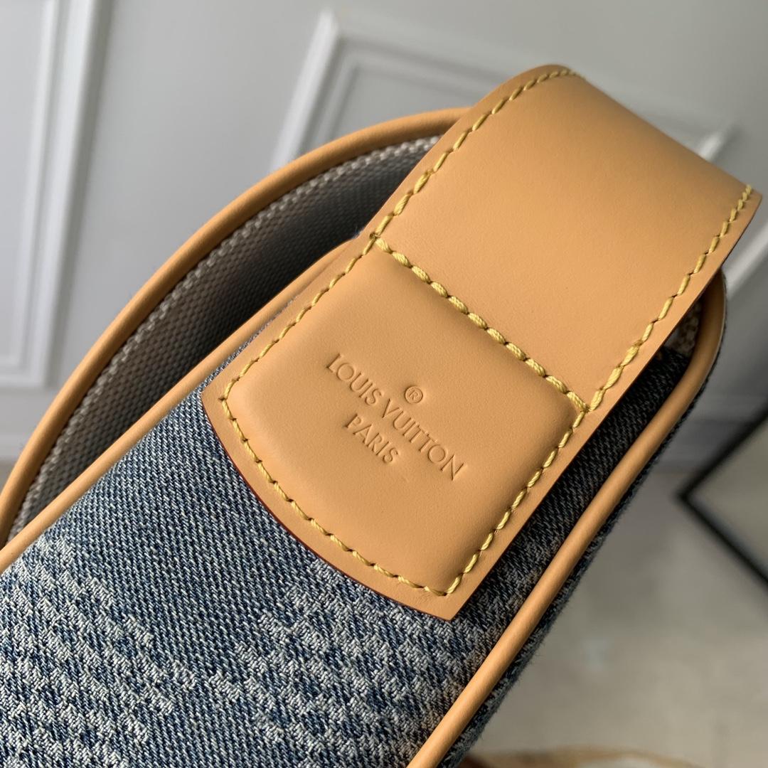 Louis Vuitton Montsouris Messenger MM   - PerfectKickZ