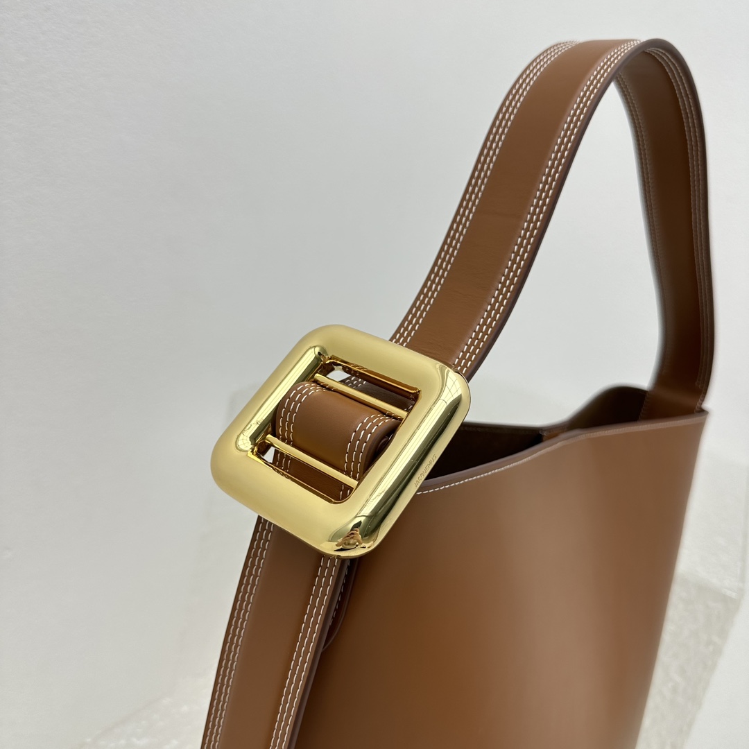 Jacquemus Le Regalo Leather Bucket Bag (30x33x14cm) - PerfectKickZ