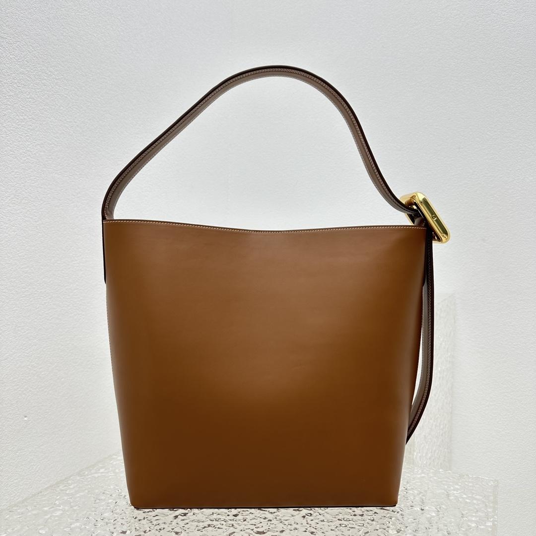 Jacquemus Le Regalo Leather Bucket Bag (30x33x14cm) - PerfectKickZ