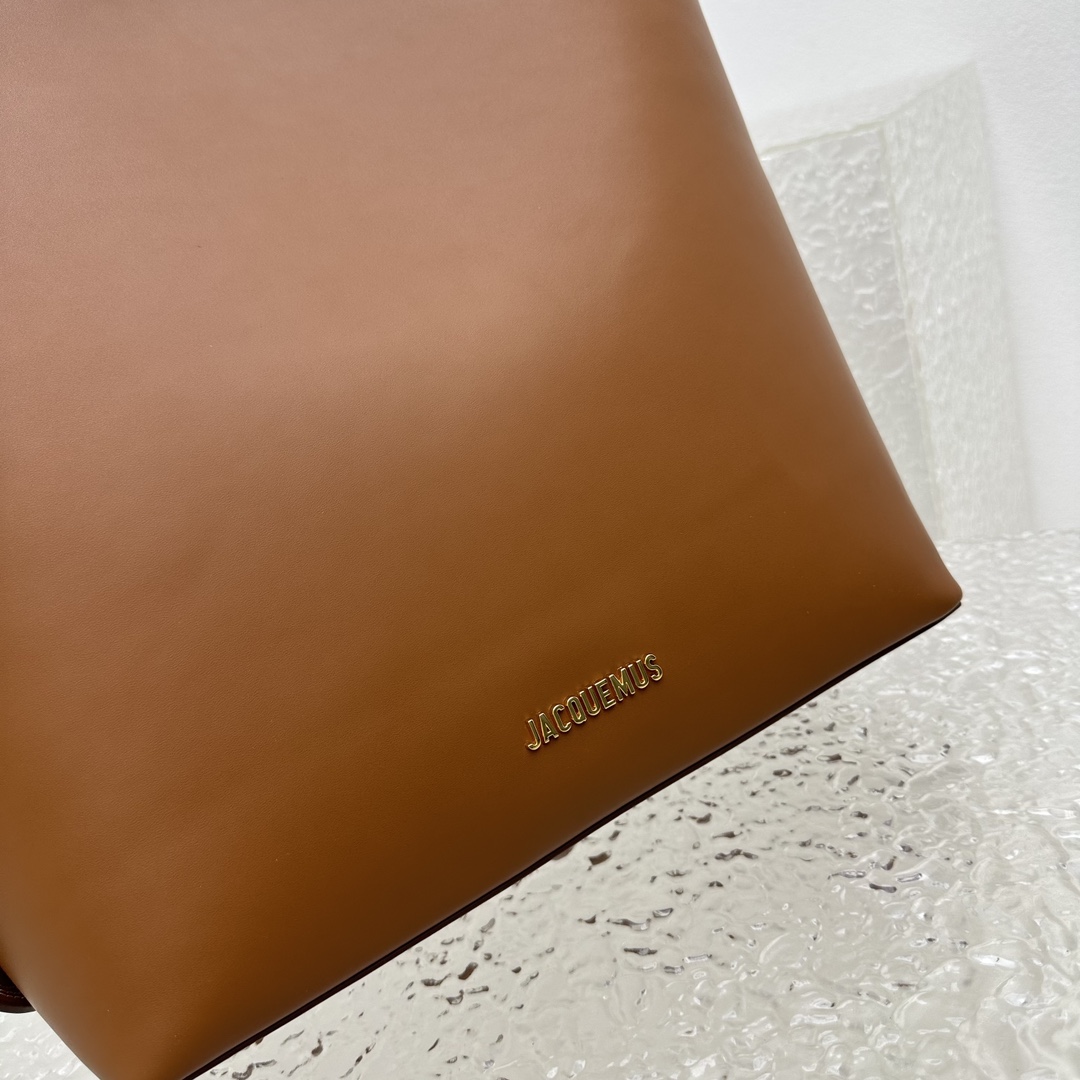 Jacquemus Le Regalo Leather Bucket Bag (30x33x14cm) - PerfectKickZ