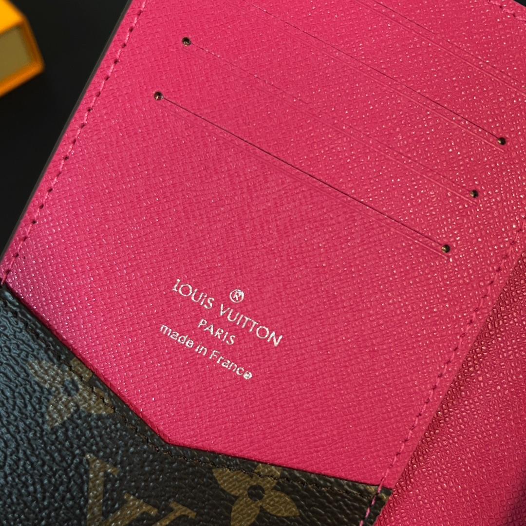 Louis Vuitton Passport Cover   M82866 - PerfectKickZ