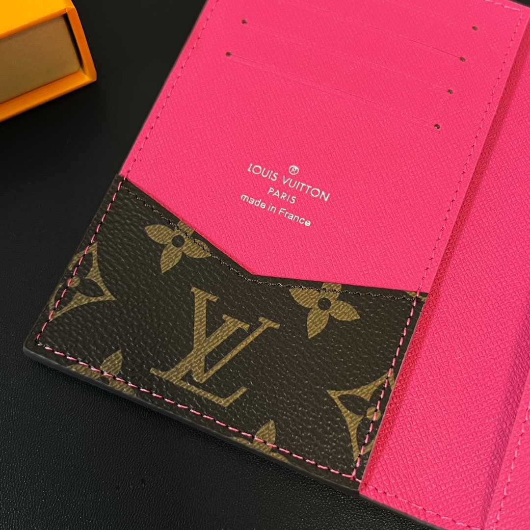 Louis Vuitton Passport Cover   M82866 - PerfectKickZ