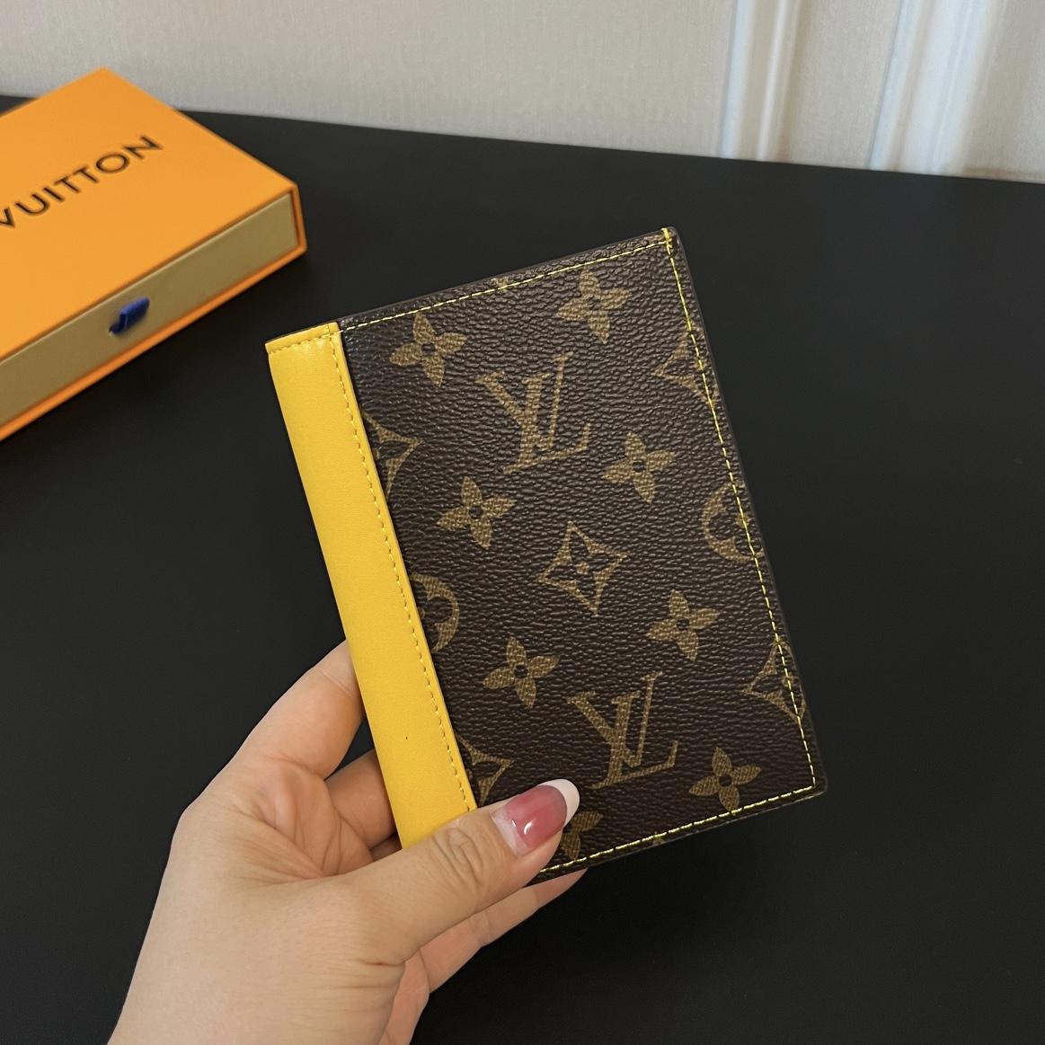 Louis Vuitton Passport Cover   M82864 - PerfectKickZ