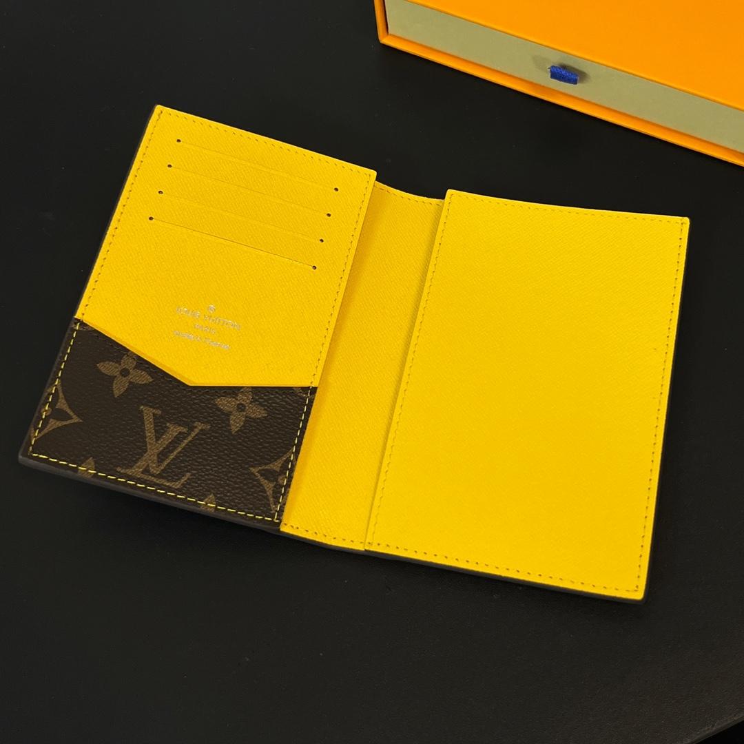 Louis Vuitton Passport Cover   M82864 - PerfectKickZ