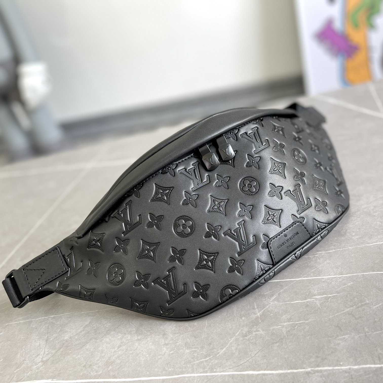 Louis Vuitton Discovery Bumbag  M44388   47-20-9cm - PerfectKickZ