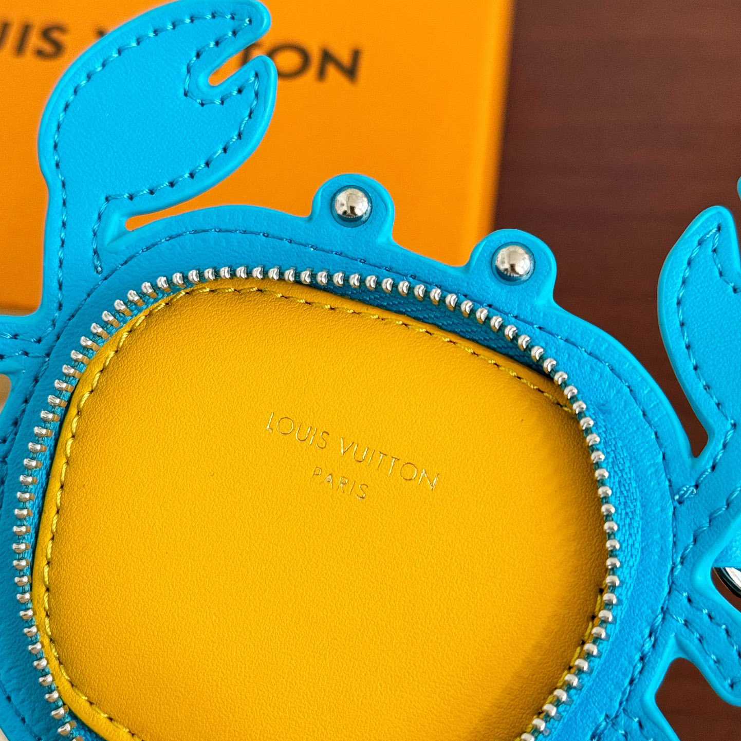 Louis Vuitton LV Crab Bag Charm   M01930 - PerfectKickZ