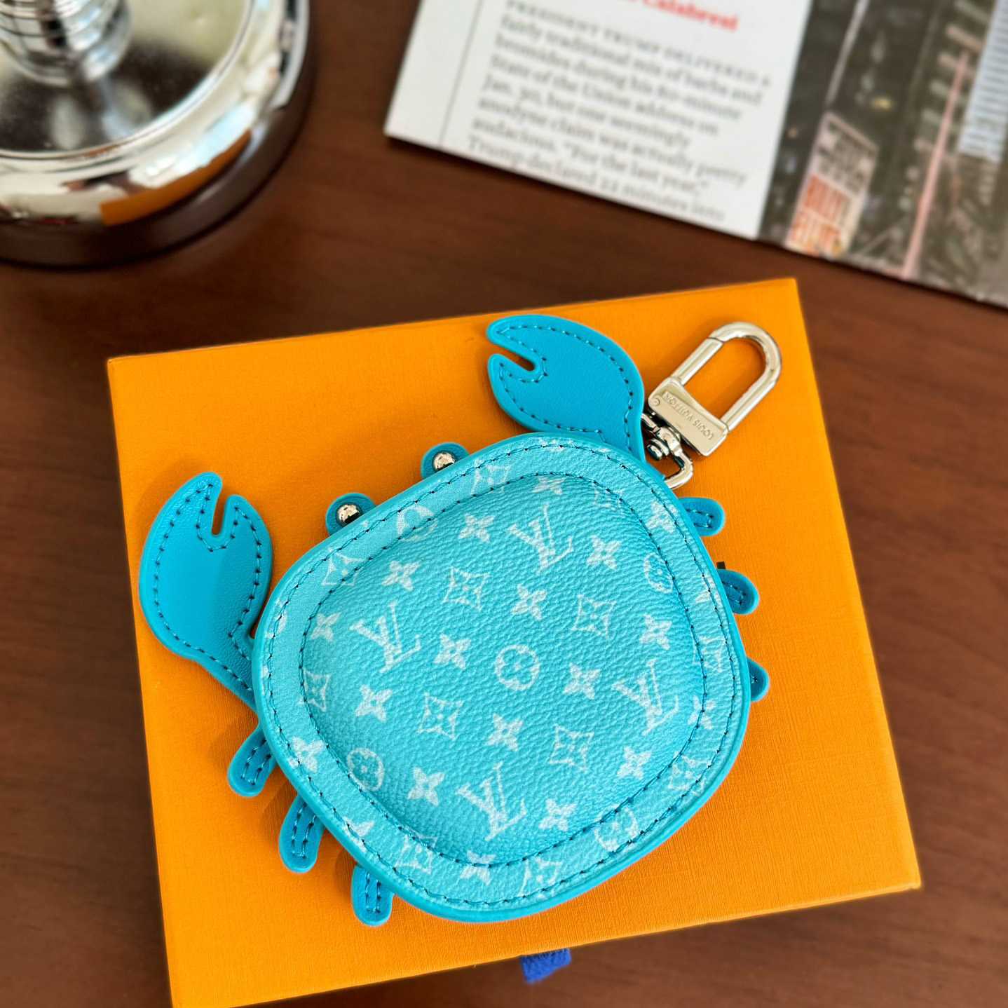 Louis Vuitton LV Crab Bag Charm   M01930 - PerfectKickZ