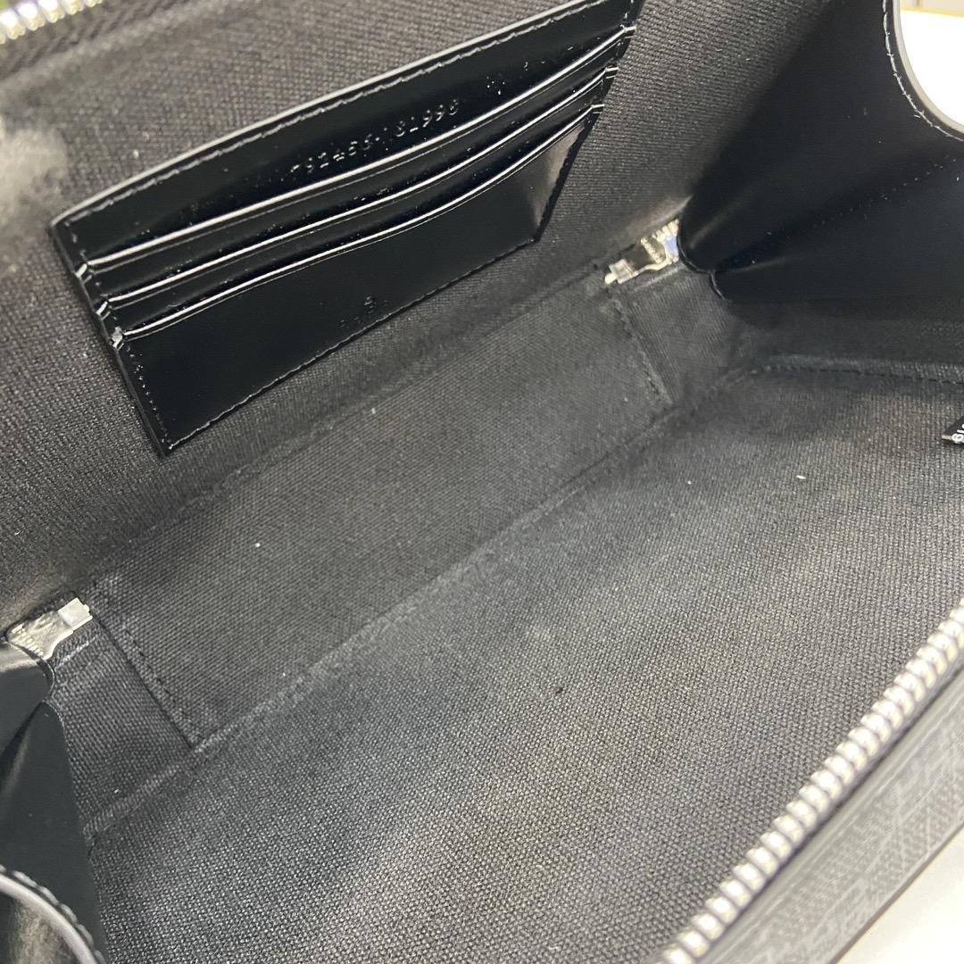 Gucci GG Mini Shoulder Bag - PerfectKickZ