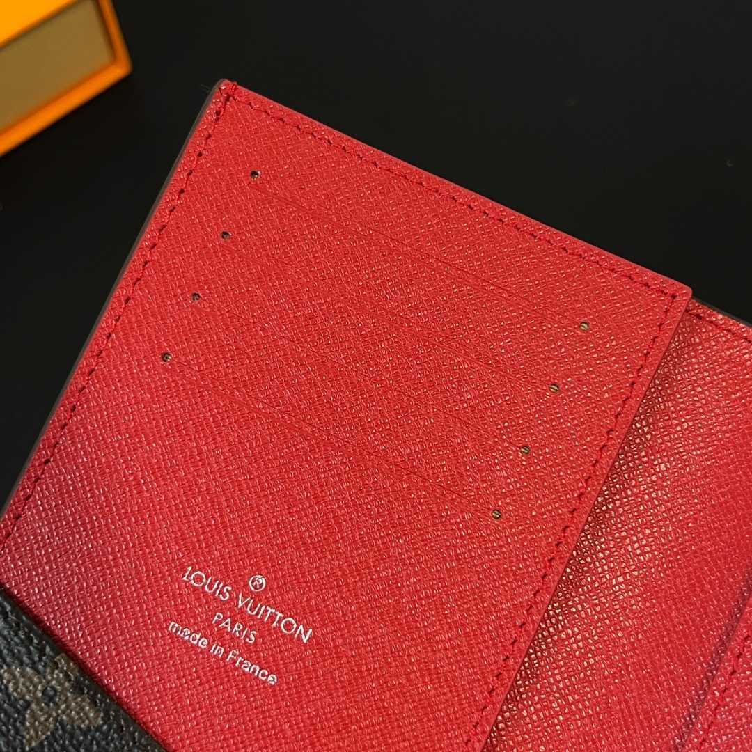 Louis Vuitton Passport Cover   M82862 - PerfectKickZ