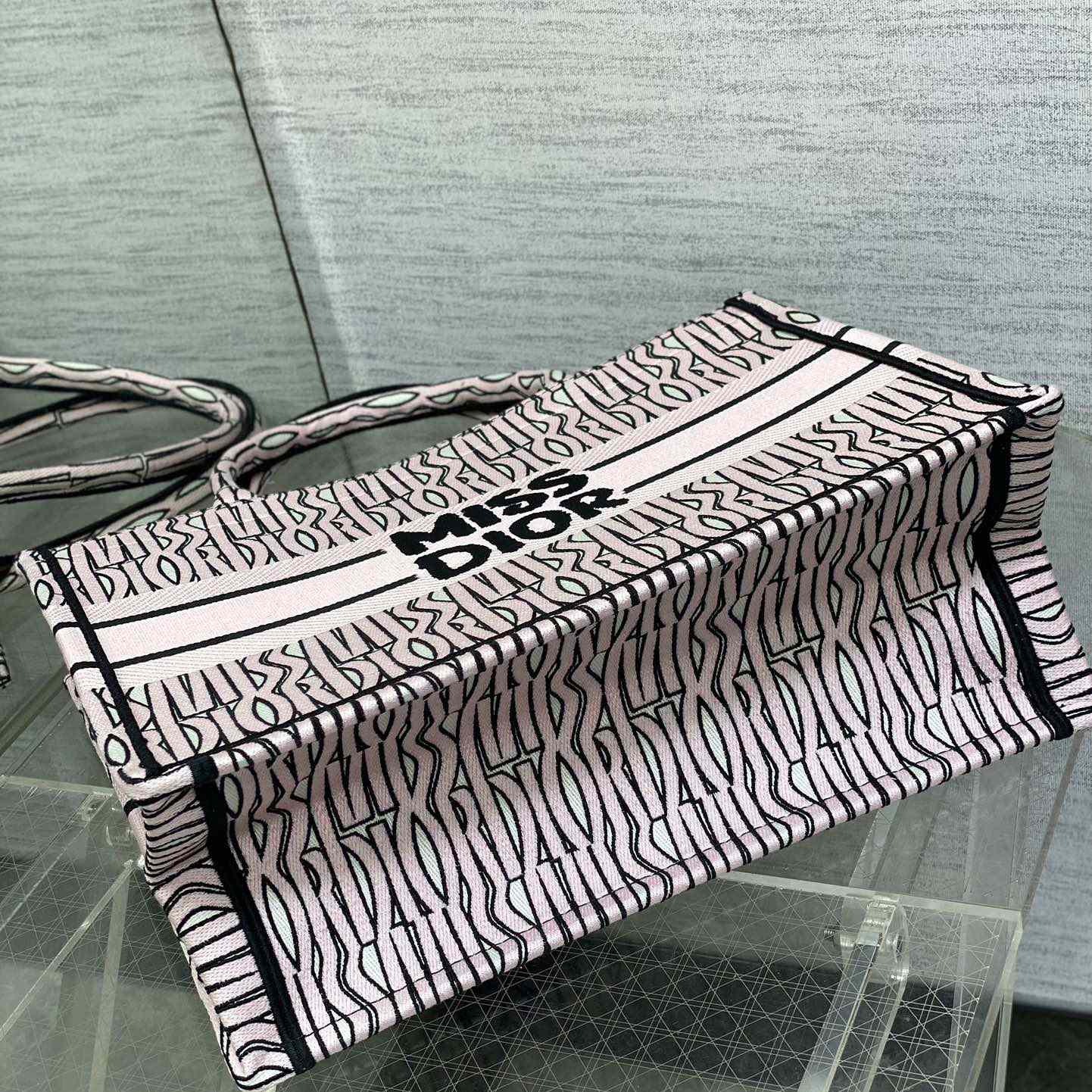 Dior Medium Dior Book Tote - PerfectKickZ